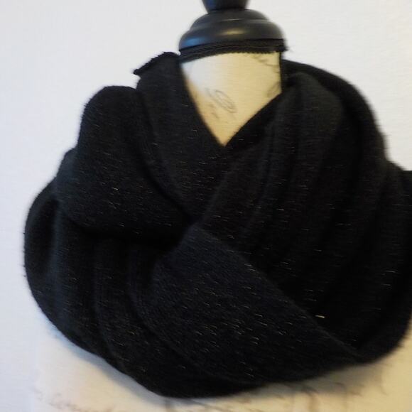 VTG Dilladrs Infinity Scarf Knit Black Metallic 21x32 Classic Minimalist Comfort - Picture 4 of 4